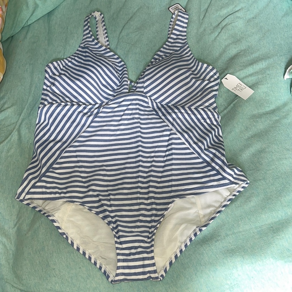 TIME AND TRU ONE PIECE SWIMSUIT